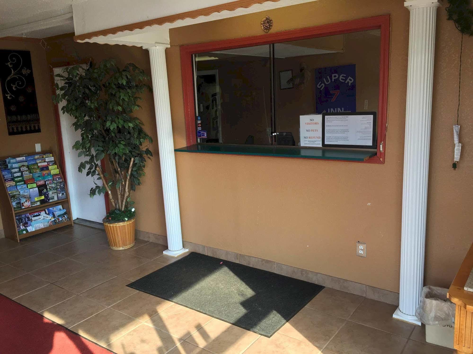 Super 7 Inn Литл-Рок Экстерьер фото
